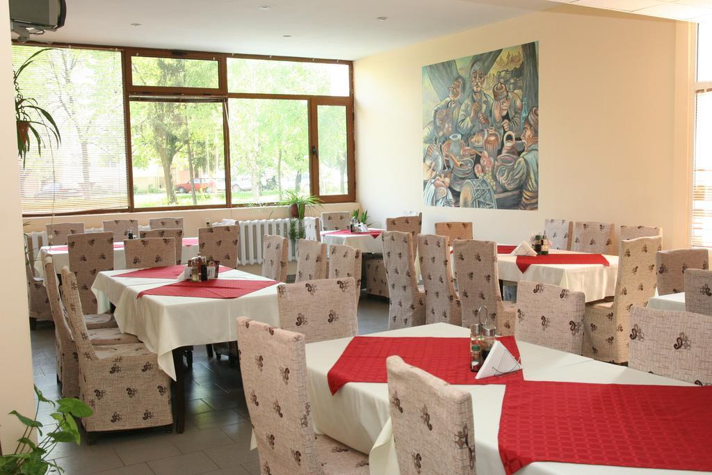 Interrum Hotel Razgrad المظهر الخارجي الصورة