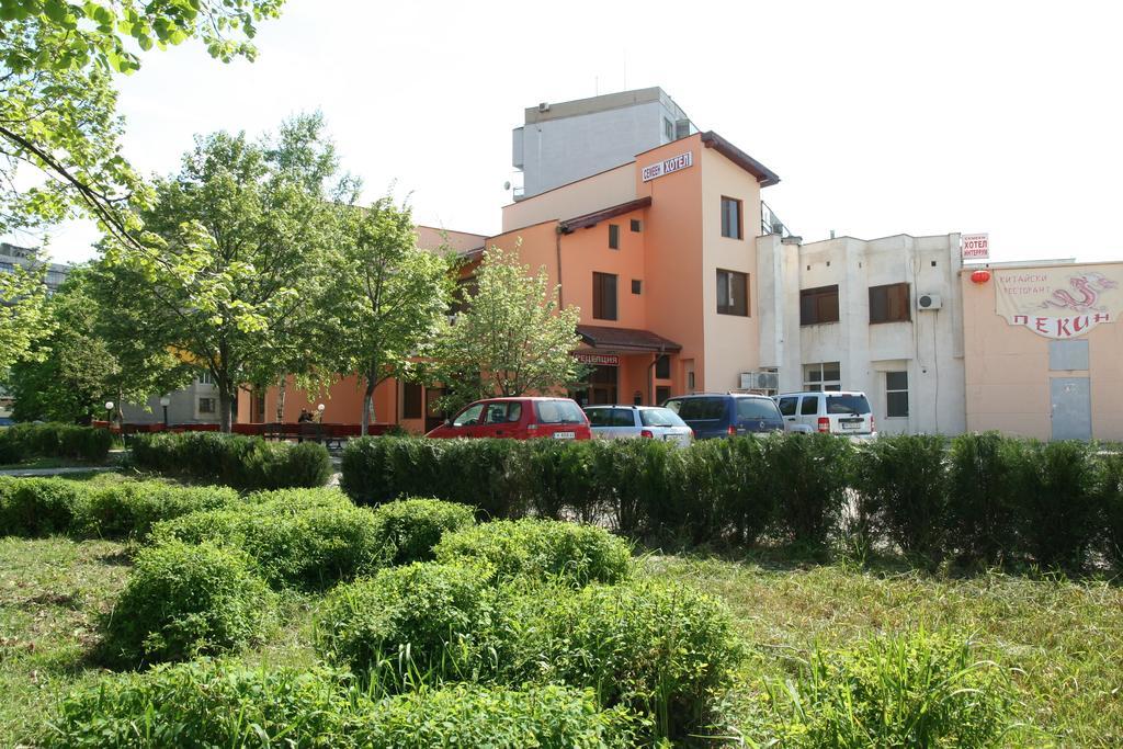 Interrum Hotel Razgrad المظهر الخارجي الصورة