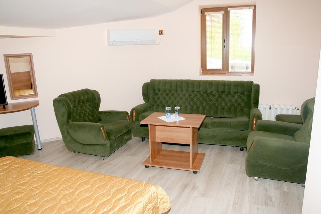 Interrum Hotel Razgrad الغرفة الصورة