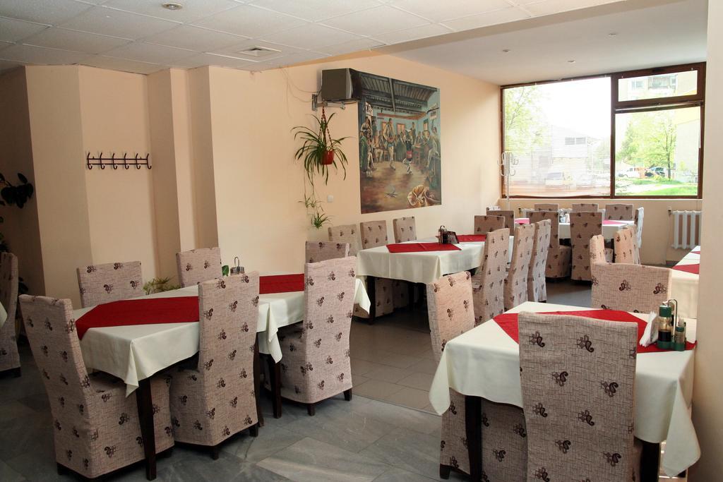 Interrum Hotel Razgrad المظهر الخارجي الصورة