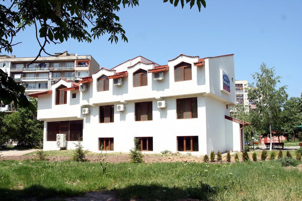 Interrum Hotel Razgrad المظهر الخارجي الصورة