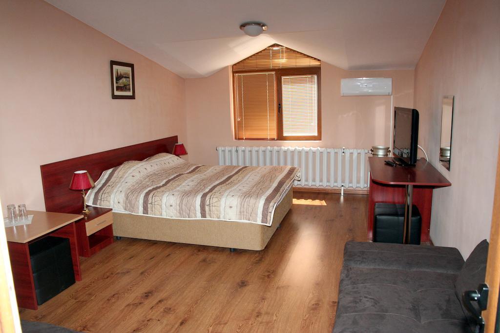 Interrum Hotel Razgrad الغرفة الصورة